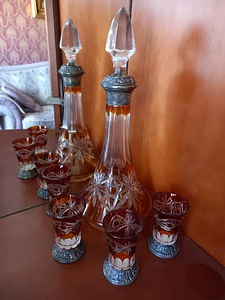 Графин с рюмками. (2 фото из 2)