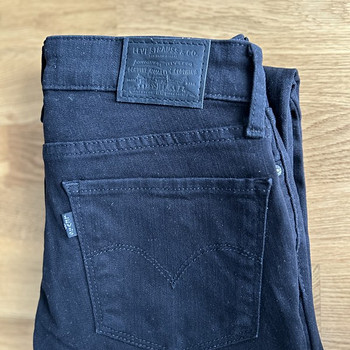 Женские джинсы Levis skinny 26