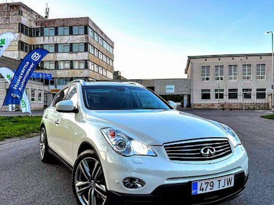 Infiniti EX30 Premium AWD 3.0 TDI V6 175kv