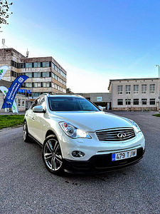 Infiniti EX30 Premium AWD 3.0 TDI V6 175кВ (1 фото из 15)