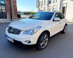 Infiniti EX30 Premium AWD 3.0 TDI V6 175кВ (6 фото из 15)