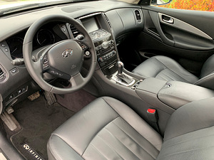 Infiniti EX30 Premium AWD 3.0 TDI V6 175кВ (7 фото из 15)