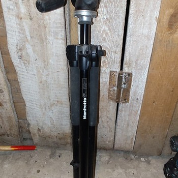 Штатив Manfrotto MT294A3 + 3-осевая голова Manfrotto 804RC2