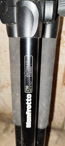 Manfrotto statiiv MT294A3 + Manfrotto 3-suunaline pea 804RC2 (2 foto / 3)