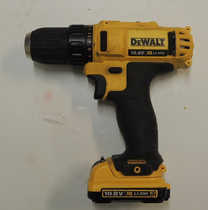 Аккумуляторная дрель DeWalt DCD710 + чемодан (4 фото из 5)