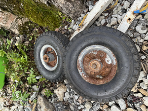 Kummipaadi transportimiseks mõeldud rattad(Ahtrirattad) (1 foto / 3)