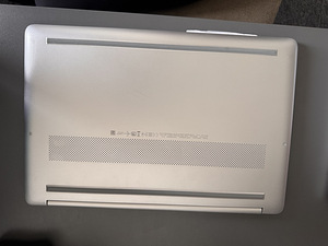 Laptop Hp (6 foto / 7)
