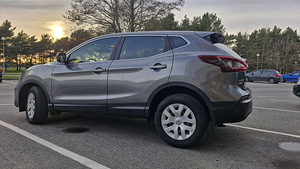 NISSAN QASHQAI (2 foto / 10)