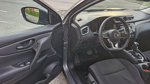 NISSAN QASHQAI (6 foto / 10)