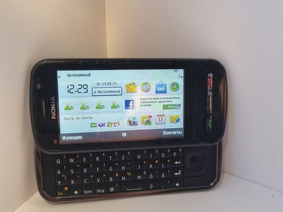 Nokia C6-00 телефон