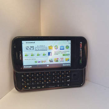 Nokia C6-00 telefon