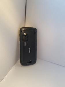 Nokia C6-00 telefon (3 foto / 4)