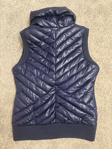 Guess жилетка S (3 фото из 3)