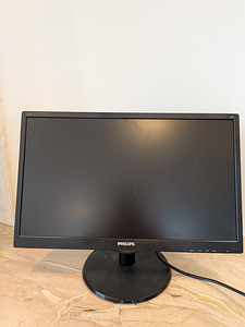 Профессиональный монитор Philips 223V5L 21.5" (Full HD, LED) (1 фото из 2)
