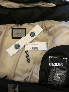 Зимняя куртка Guess (2 фото из 5)
