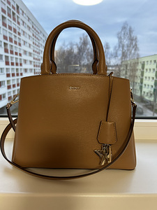 Сумка DKNY (1 фото из 4)