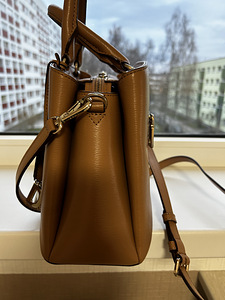 Сумка DKNY (3 фото из 4)