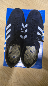 Adidas Berlin (2 foto / 3)