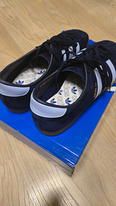 Adidas Berlin (3 foto / 3)