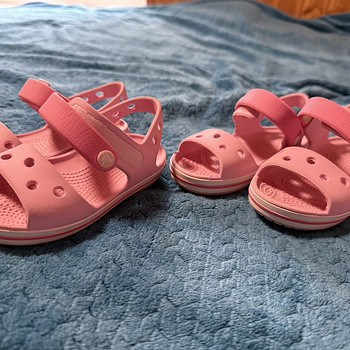 CROCS
