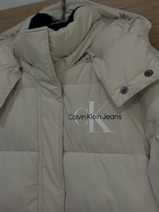 Пуховик Calvin Klein Jeans S (5 фото из 6)