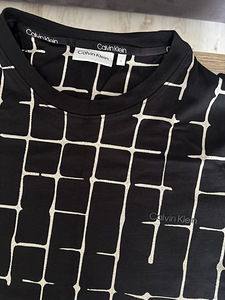 Calvin Klein (2 фото из 2)