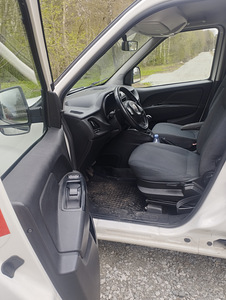 FIAT DOBLO 2015 (9 foto / 10)