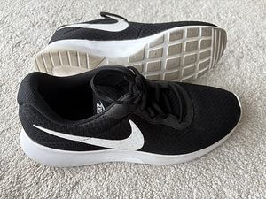 Nike 44 (2 фото из 3)