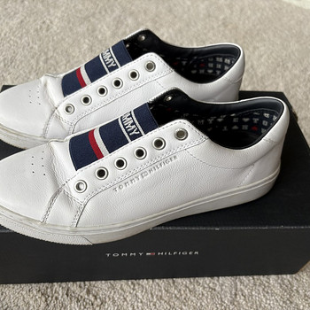 Tommy Hilfiger 39