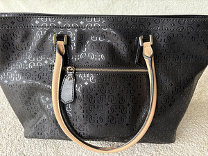 Guess (2 foto / 4)