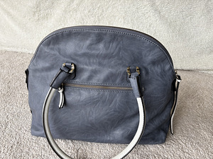 GUESS (2 foto / 5)