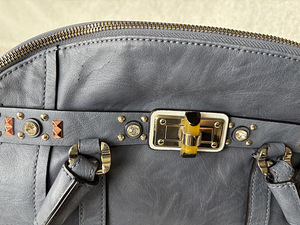 GUESS (4 foto / 5)