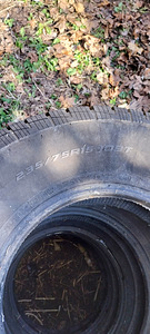 Naastrehvid 235/75r15 109T (1 foto / 2)