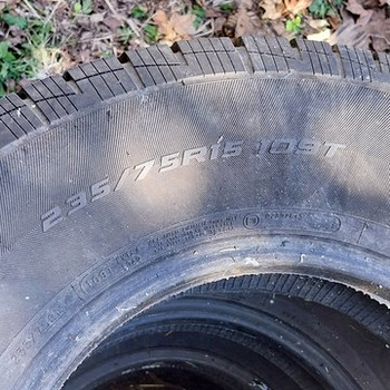 Naastrehvid 235/75r15 109T