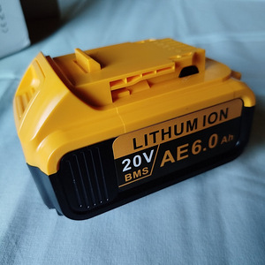 Аккумулятор DeWalt. Новый. (3 фото из 4)
