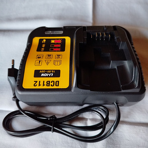 Зарядка DeWalt. Новая. (2 фото из 3)