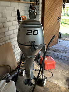 Продам лодку с мотором (3 фото из 8)