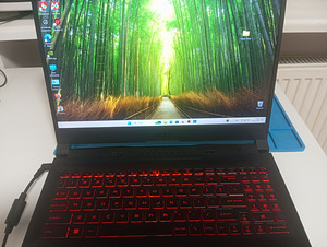 Msi gf66 katana 11ue 15.6 fhd 144hz ips RAM16gb RTX 3060 (2 foto / 9)