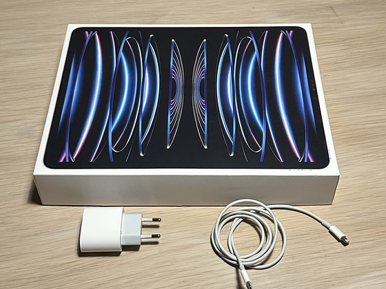 Apple iPad Pro 12.9 M2 6-го поколения 256 ГБ 8 ГБ ОЗУ