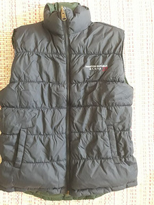 Kahtepidi kantav soe ja kohev vest (1 foto / 2)