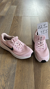 Jalatsid suurus 31-36 (7 paari) Nike, Viking, Adidas (8 foto / 8)