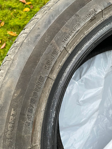 Шины BRIDGESTONE POTENZA SPORT 245/50 R18 (3 фото из 3)