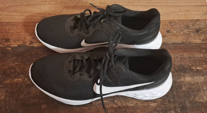 Кроссовки Nike (2 фото из 2)