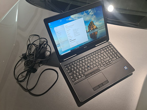 Dell Precision 7520 Core i7-7820HQ (3 foto / 10)