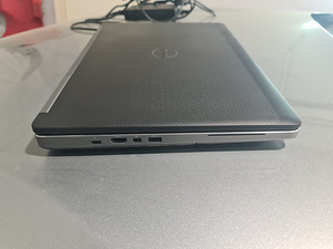 Dell Precision 7520 Core i7-7820HQ (5 foto / 10)