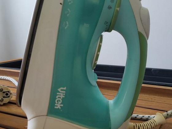 Утюг Vitek