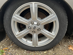 Land Rover Range Rover veljed R20 koos lamellrehvidega. (1 foto / 5)