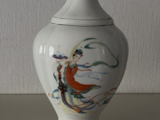 Trade mark Hong mei portselanist kannud