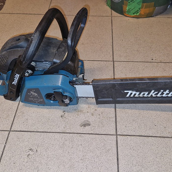 Бензопила Makita