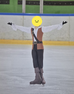 Iluuisutamine võistluse trikoo (1 foto / 1)